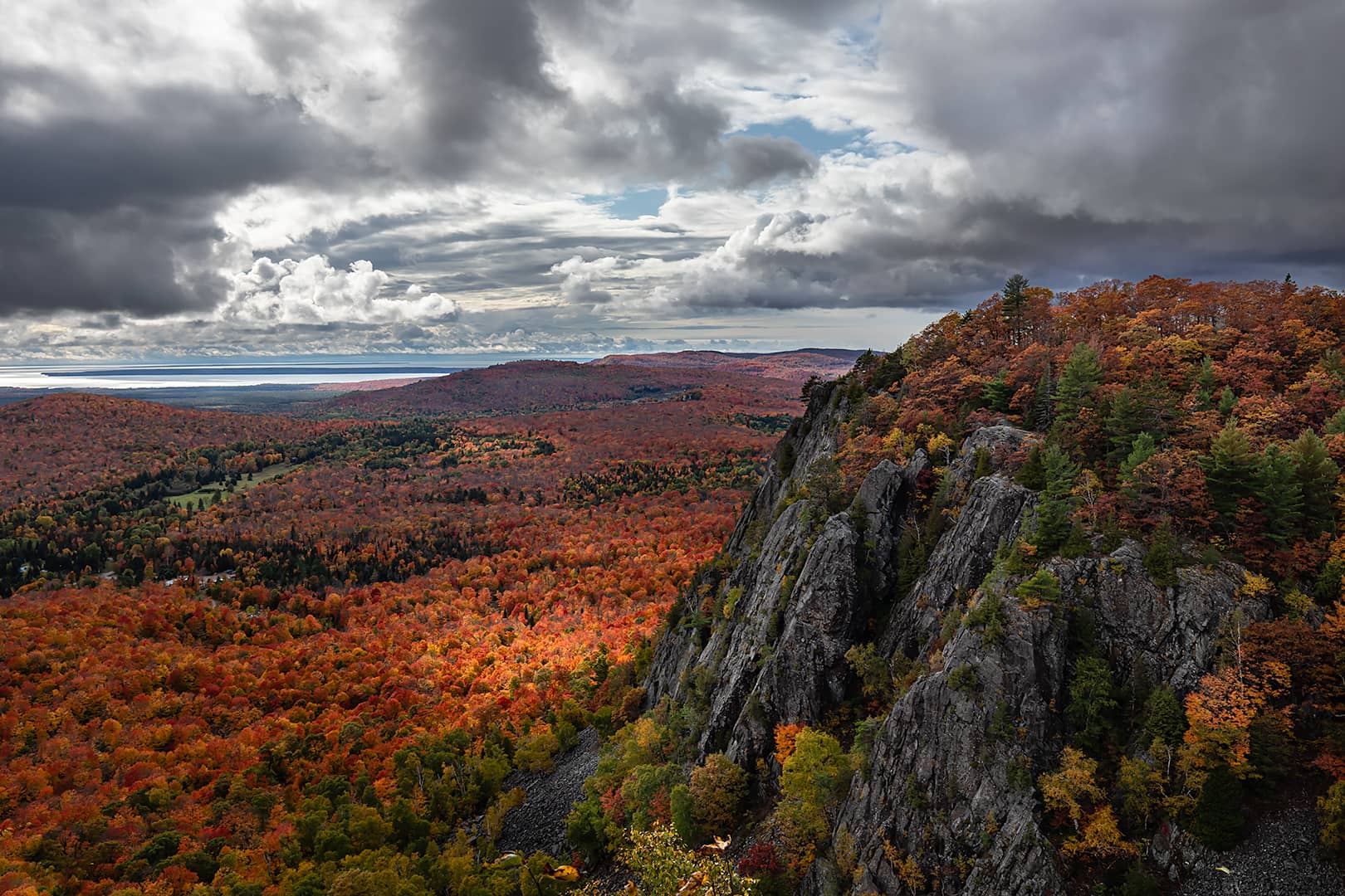 Dramatic light and fall colours at Robertson Cliffs